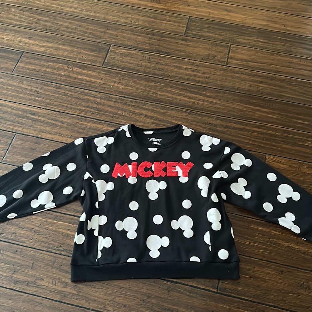 Disney Mickey Sweatshirt.